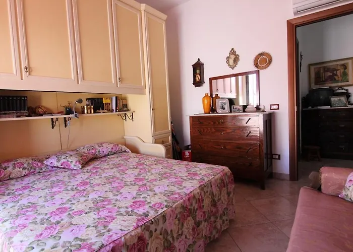 L' Oleandro House - Key To Nyaraló